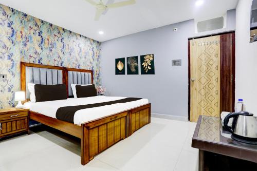 Madhapur Hotel | Townhouse VIP Hills Hitech City