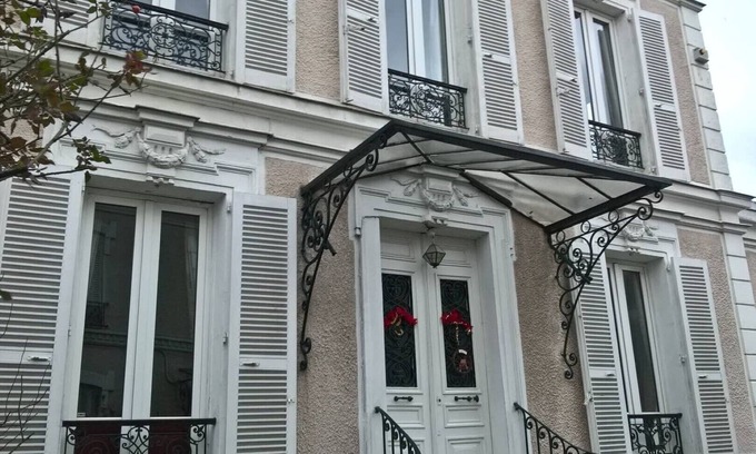 Le Raincy Villa | Townhouse with pool near Paris
