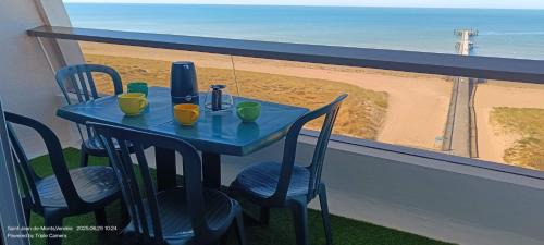 Saint-Jean-de-Monts Apartment | Très bel appartement accès direct sur plage, vue sur mer - 2 pièces - 4 pers