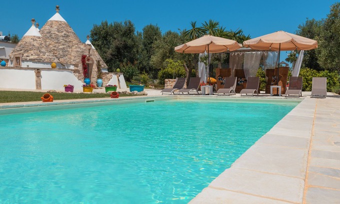 San Vito dei Normanni Villa | Traditional Round House with Wi-Fi, Air Conditioning, Pool & Garden
