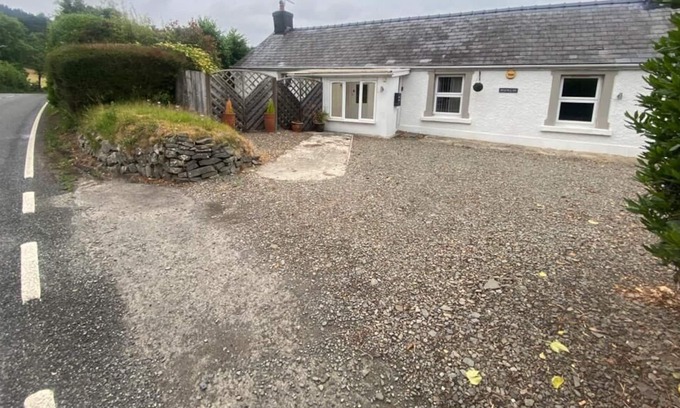 Felinfach Cottage | Traditional 2-Bed Welsh Cottage, Ystrad Aeron,