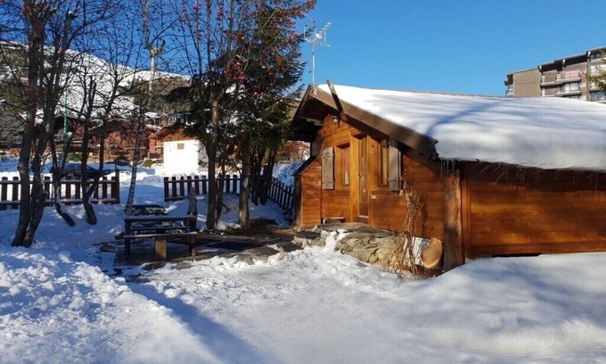 Les Deux Alpes Ski Chalet | Traditional individual chalet, privileged location