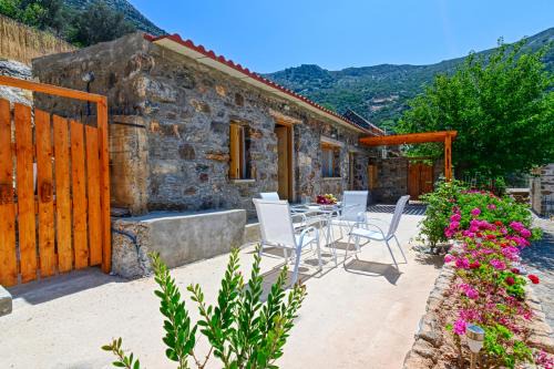 Keramoti House | Traditional Stone House with Mountain & Sea Views "KeramotisDream"