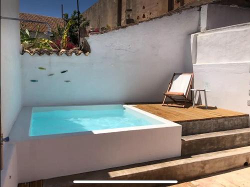 Portimao City Centre House | Traditional townhouse with private patio and pool