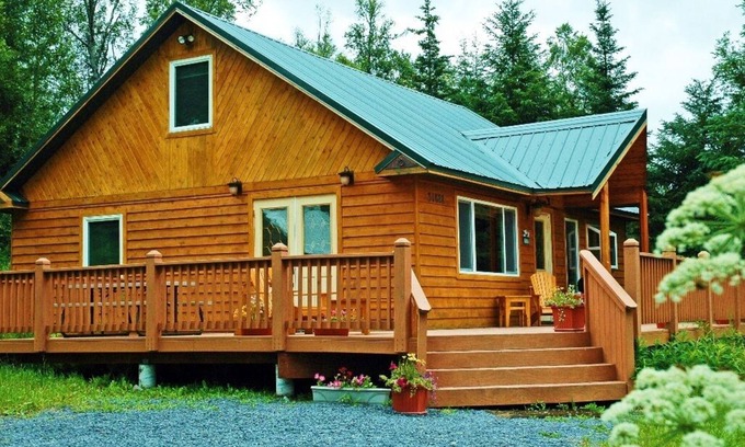 Moose Pass Cabin | Trail Lake View Luxury Cottage