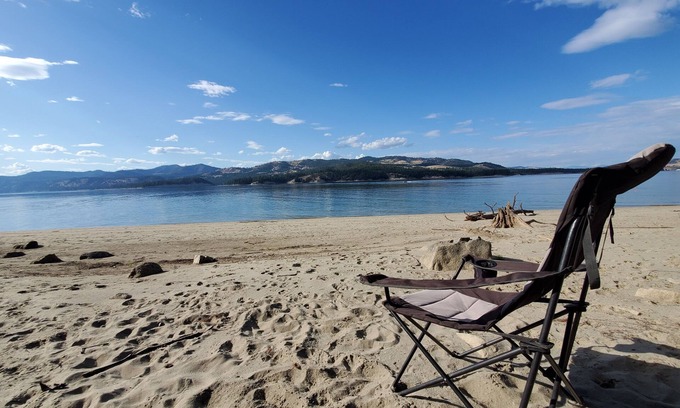 Fruitland Cabin | TRANQUIL AND PRIVATE! Pets are welcome here! Optional full RV space add on