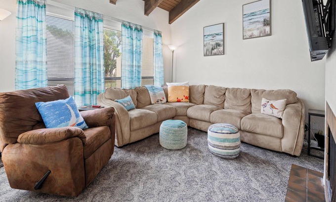 Sailhouse Condo | Tranquil Bay | Poolside Condo w/ Private Patio!