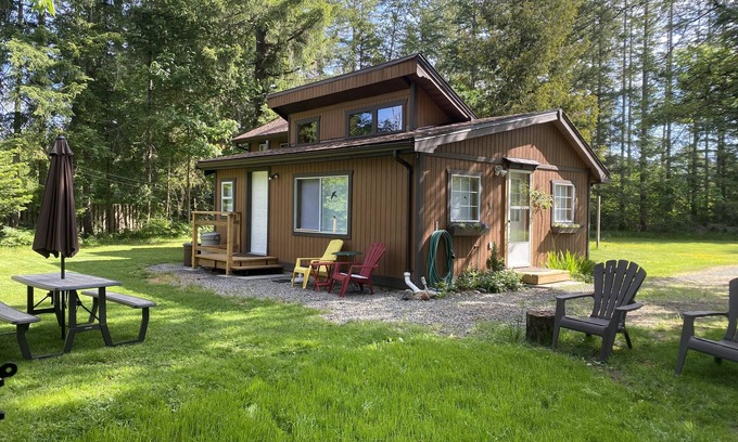 Courtenay House | Tranquil country cottage near Courtenay and Mt Washington