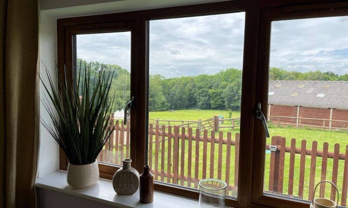 Hastings Cabin | Tranquil Countryside Lodge Retreat Near Rye & Coast