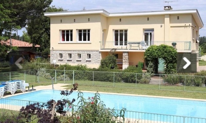 Le Ledat Apartment | Tranquil fishing & swimming spot on the River Lot