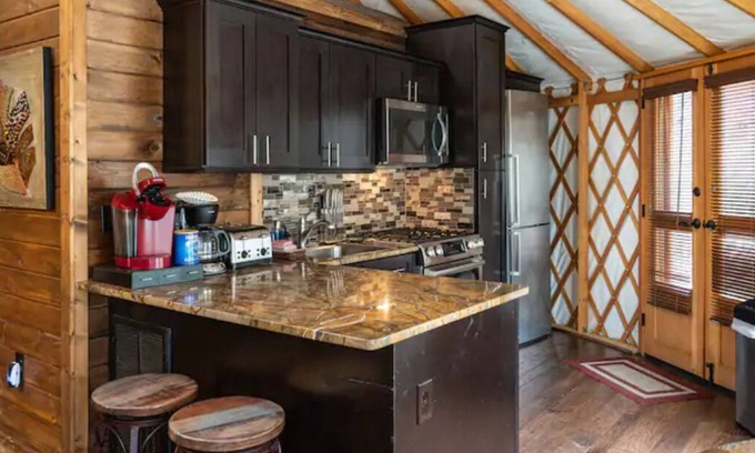 Topton House | Tranquil Haven Luxury Yurt - Creekside Glamping w/Private Hot Tub