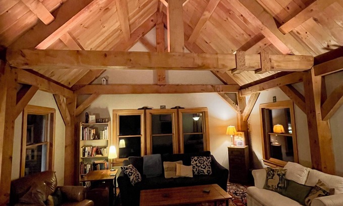 Morrisville House | Tranquil Hilltop Chalet