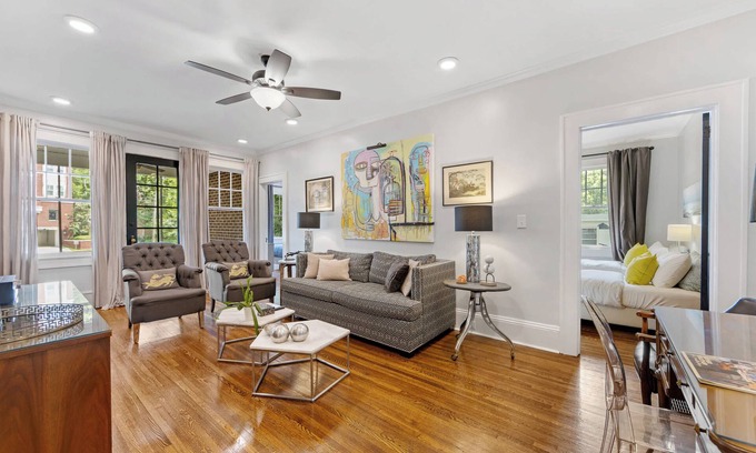 Cherry Condo | Tranquil Myers Park 2BR King Condo | Porch