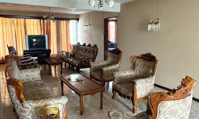 Pointe D'esny Apartment | Transit House - 10 minutes from airport