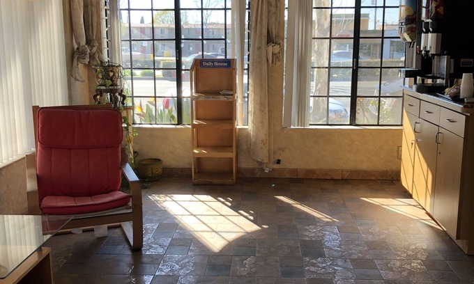Lawndale Hotel | Travelers Inn