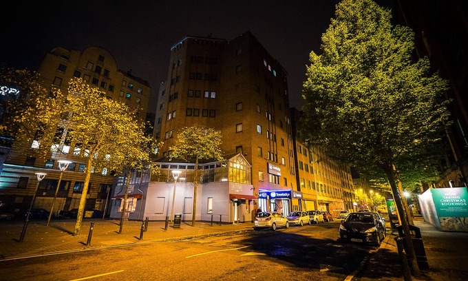 Belfast Central District Hotel | Travelodge Belfast Central