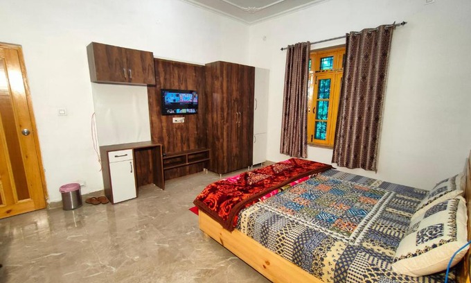 Gunehr House | Travelodge Homestay