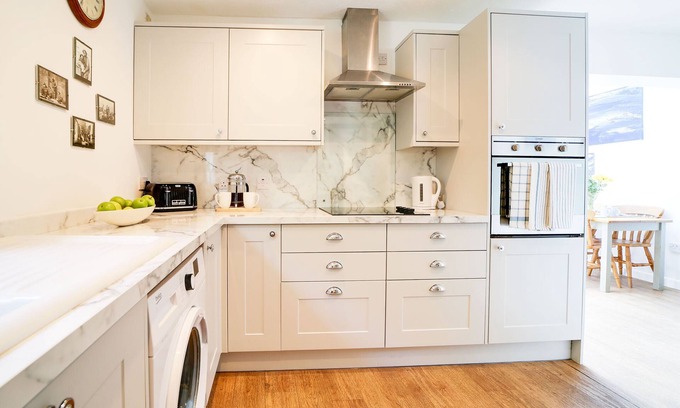 Pendoggett Cottage | Trecarian Cottage, Pendoggett - a traditional Cornish cottage sleeps 4+dogs