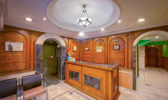 Kolkata Hotel | Treebo Green View