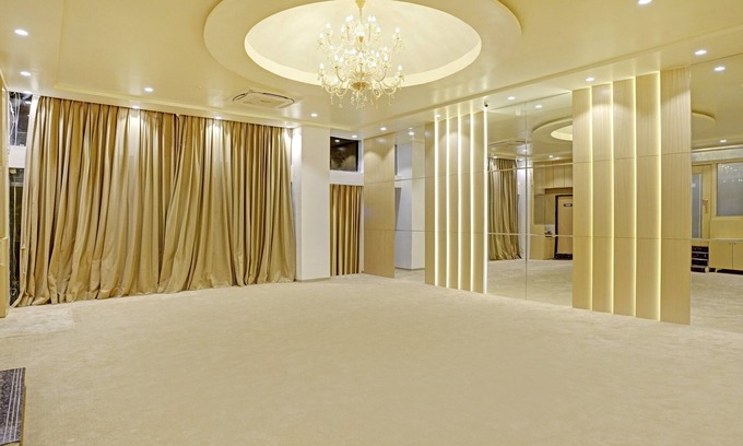 Nagpur Hotel | Treebo Premium Golden Bliss Trimurti Nagar Square