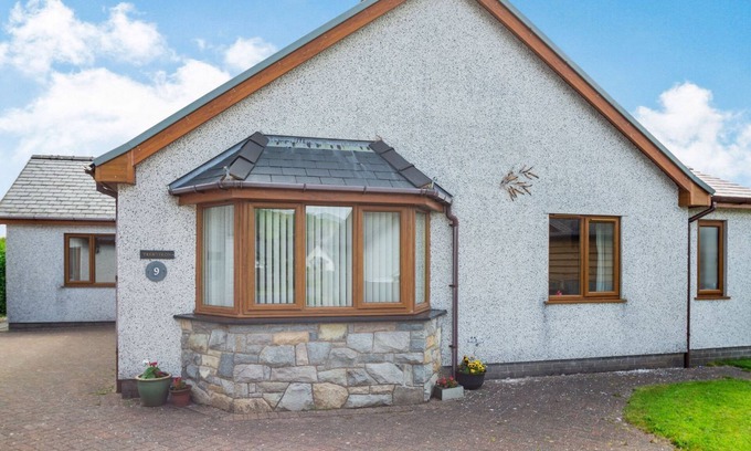 Llanfor Cottage | TREMYFRON, family friendly, with a garden in Bala