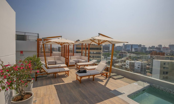San Isidro Centro Financiero Apartment | Trendy Host Black - San Isidro