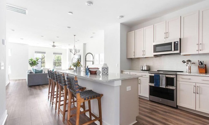 North Charleston House | Trendy Park Circle Townhome