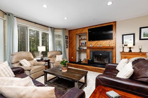 Nellysford House | Trillium Place 01 with Wintergreen Advantage