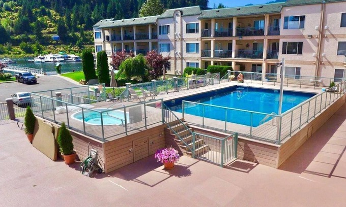 Sicamous Condo | Trinity at the Riverside -Legal & Licensed 2 bed 2 bath + boat slip
