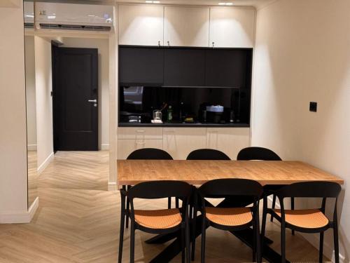 Monastiraki Apartment | Triple A - Family hospitality Near Ermou - FREE Parking!