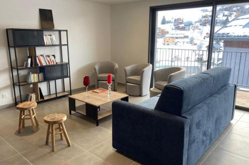 Albiez-le-Vieux Apartment | Triplex in Albiez-Montrond - 4 Bedrooms