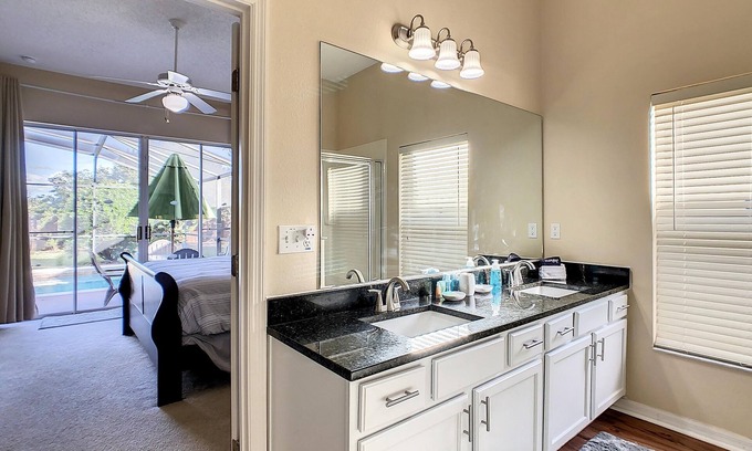 Four Corners House | Triton Vacation Pool Home Near Disney