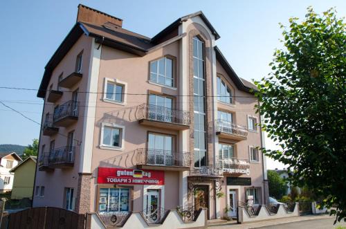 Skhidnytsya Apartment | Triumph