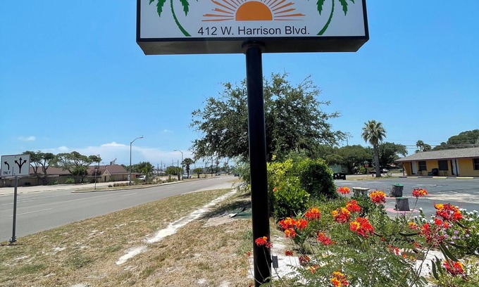 Aransas Pass Hotel | Tropic Motel