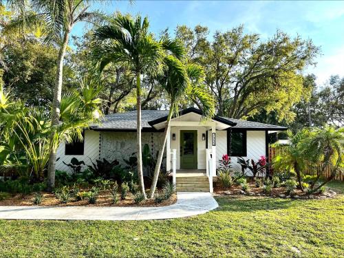 Palma Sola House | Tropic Treasure