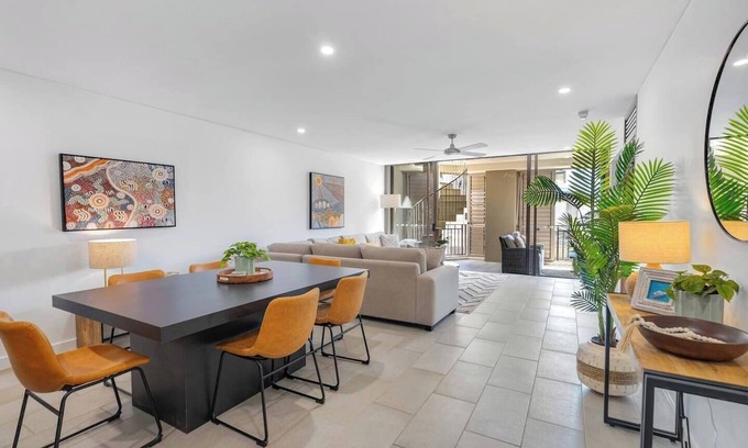 Palm Cove Apartment | Tropical Escape Coastal Daydreams with Rooftop Spa