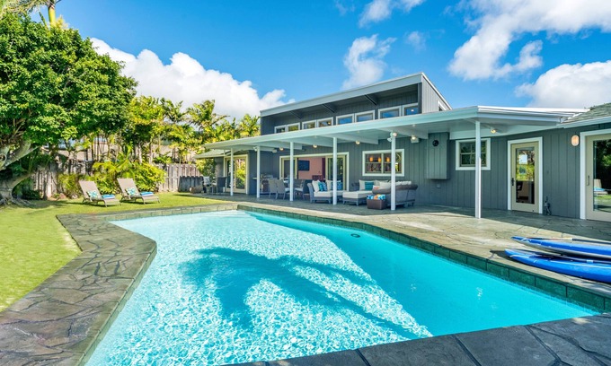 Eastern Honolulu House | Tropical Home w/Pool, Yard, Outdoor Lanai for Entertaining & A/C. Hale Niuiki