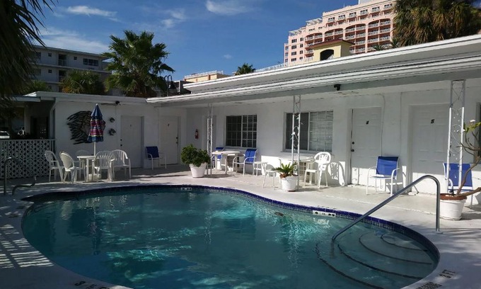 Clearwater Beach Hotel | Tropical Sky Ranch Motel