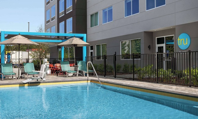 Northside Hotel | Tru by Hilton Jacksonville West I 295