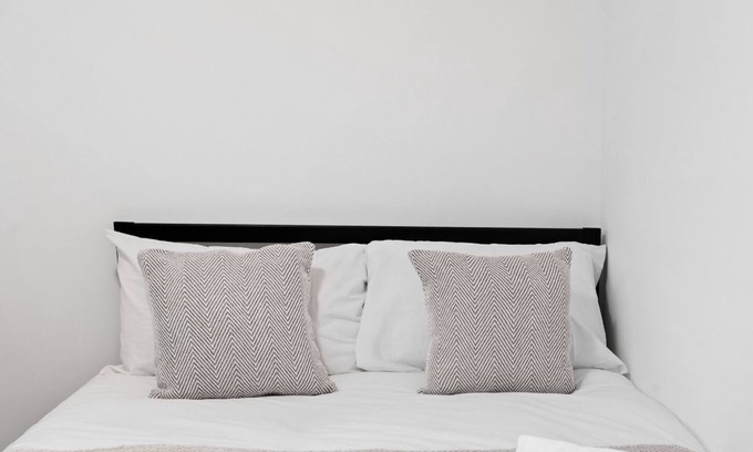 Woodside Apartment | TTSA - Studio - Sleeps 4 - Norwood Junction - A1