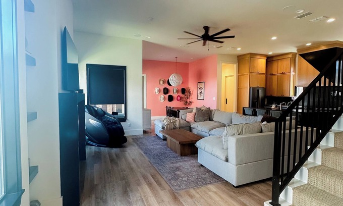 Lubbock House | TTU Proximity : Eclectic Western 3 Bedroom House