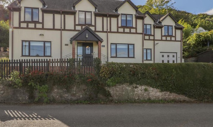 Symonds Yat House | Tudor House