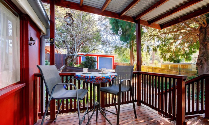 Wentworth Falls House | Tullys Hut - Walk to Hikes, Waterfalls, Views