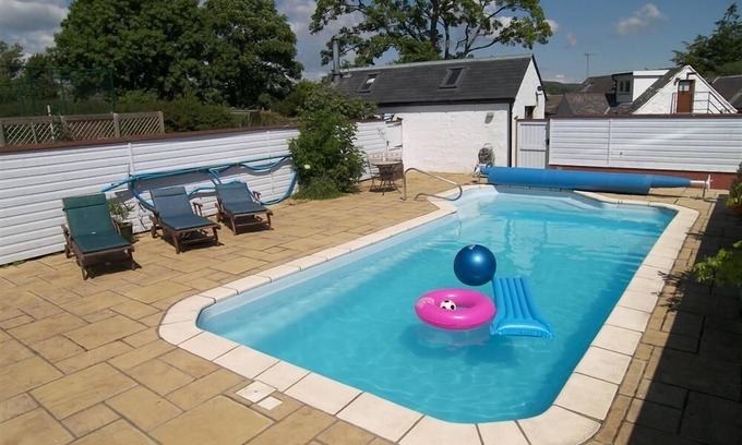 Colvend Cottage | Tumbling Banks - a cottage that sleeps 4 guests in 2 bedrooms
