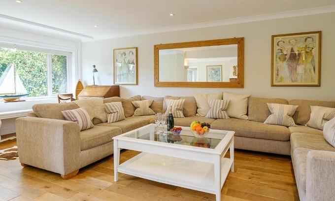 Thorpeness House | Turret House, Thorpeness - Close to the beach, Thorpeness Lake , Thorpeness Hotel, Golf and Country Club - Aldeburgh Coastal Cottages