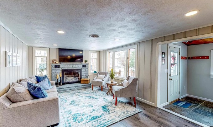 Canandaigua House | Turtle Cove