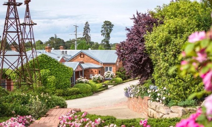 Beechworth Hotel | Twelve on Albert