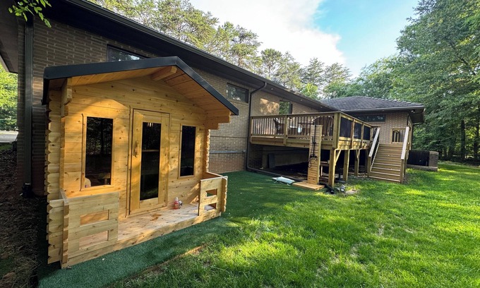 Huntersville House | Twin Cove Luxury Wellness Retreat 4B/4B