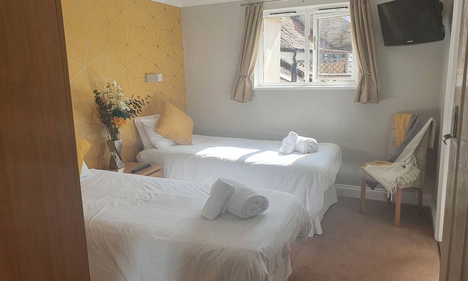 East Harling Bed & Breakfast | Twin room at The Nags Head