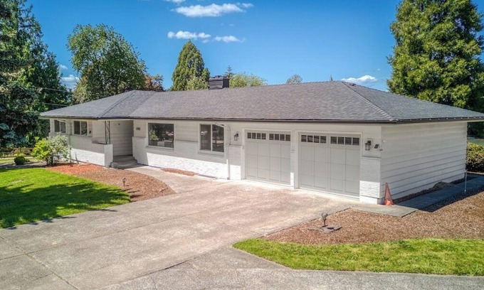 Rock Creek House | Two acres Home Hot tub, Pool table and Game room